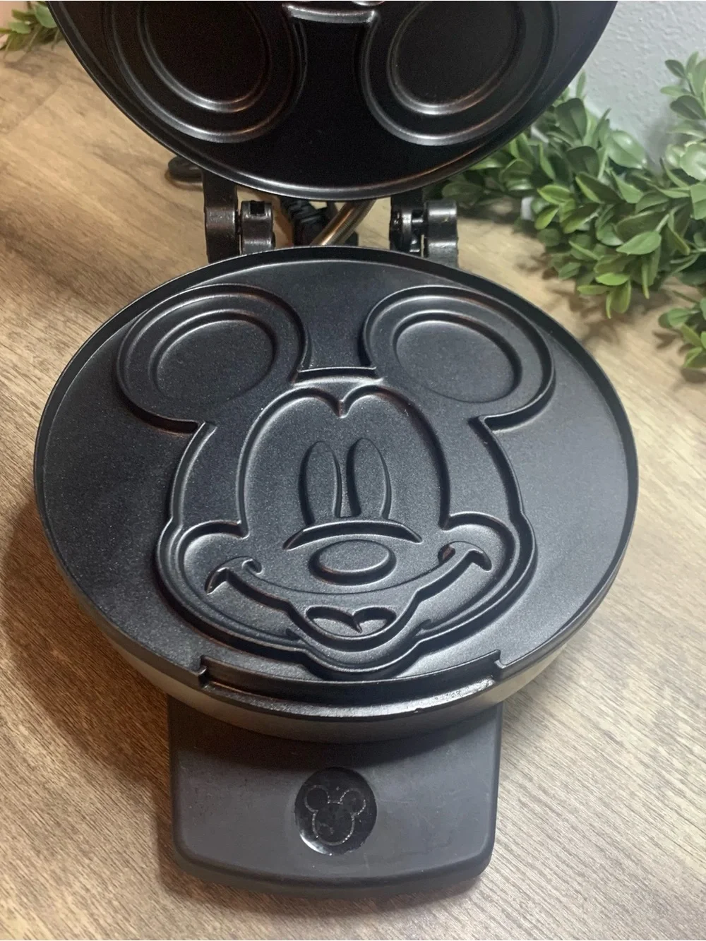 Mickey Mouse Waffle Maker - Black